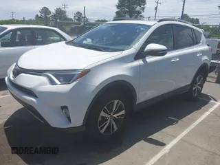 2018 Toyota RAV4 XLE с VIN JTMWFREV2JJ209236, выставлен на аукционе IAAI как лот 42290661 с пробегом 55 910 миль миль и . История ставок и продаж доступна на DreamBid. Изображение 2.