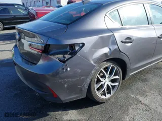 2019 Acura ILX w/Premium Pkg with VIN 19UDE2F74KA009785, listed as a IAAI auction lot 41712067 with 27,575 mi miles. Bid and sale history available at carsss.com. Image 6.