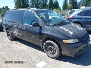 2000 Dodge Caravan SE with VIN 1B4GP44L2YB641007, listed as a IAAI auction lot 42634779 with 186,382 mi miles and . Bid and sale history available at DreamBid. Image 1.