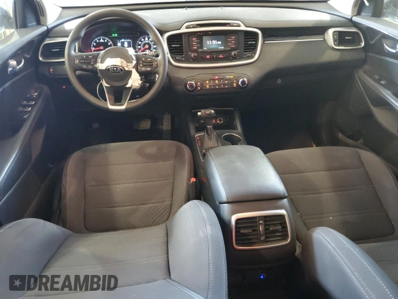 2017 Kia Sorento LX z VIN 5XYPGDA33HG293392, wystawiony jako Copart lot #62642604 z przebiegiem 73 242 mil mil oraz Szkoda całkowita • Salvage title. Historia ofert i sprzedaży dostępna na DreamBid. Obrazek 8.