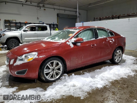 2012 Volvo S60 T6 with VIN YV1902FH0C2140987, listed as a Copart auction lot 44178225 with 70,581 mi miles and Salvage Title. Bid and sale history available at carsss.com. Image 1.