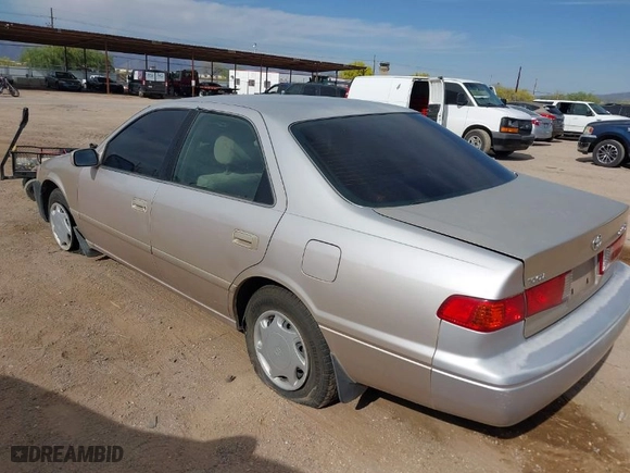 2000 Toyota Camry CE with VIN 4T1BG22K2YU702089, listed as a IAAI auction lot 42032034 with 94,125 mi miles. Bid and sale history available at carsss.com. Image 3.