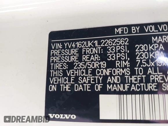 2020 Volvo XC40 Momentum with VIN YV4162UK1L2262562, listed as a IAAI auction lot 41437307 with Not Provided miles and . Bid and sale history available at DreamBid. Image 9.