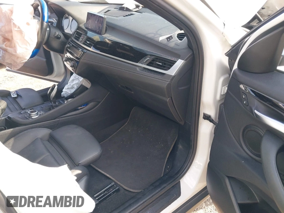 2022 BMW X2 sDrive28i z VIN WBXYH9C04N5U11829, wystawiony jako IAAI lot #40184510 z przebiegiem 59 426 mil mil oraz . Historia ofert i sprzedaży dostępna na DreamBid. Obrazek 5.