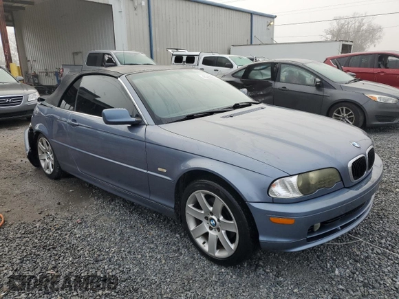 2002 BMW 3 Series 325Ci with VIN WBABS33402PG88045, listed as a Copart auction lot 43386425 with 167,588 mi miles and Salvage Title. Bid and sale history available at carsss.com. Image 4.