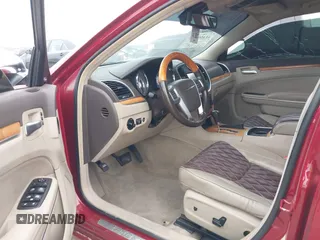 2012 Chrysler 300 C z VIN 2C3CCAET6CH160837, wystawiony jako IAAI lot #41450010 z przebiegiem 201 992 mil mil oraz . Historia ofert i sprzedaży dostępna na DreamBid. Obrazek 5.