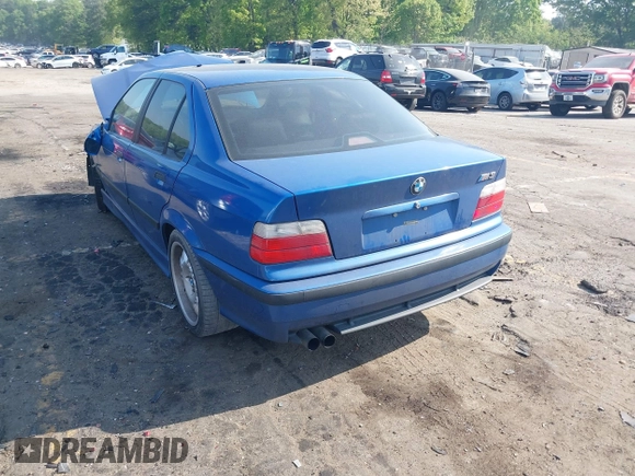 1998 BMW 3 Series z VIN WBSCD9324WEE08785, wystawiony jako IAAI lot #42065988 z przebiegiem 202 400 mil mil oraz . Historia ofert i sprzedaży dostępna na DreamBid. Obrazek 3.
