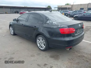 2011 Volkswagen Jetta Sedan SE PZEV with VIN 3VWDZ7AJ5BM308687, listed as a IAAI auction lot 42127389 with 155,419 mi miles. Bid and sale history available at carsss.com. Image 3.