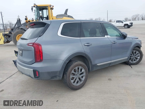 2023 Kia Telluride LX z VIN 5XYP24GC7PG331419, wystawiony jako IAAI lot #41794455 z przebiegiem 34 941 mil mil oraz . Historia ofert i sprzedaży dostępna na DreamBid. Obrazek 4.