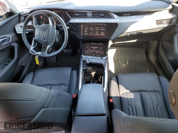 2021 Audi e-tron Sportback Prestige z VIN WA13AAGE8MB037626, wystawiony jako Copart lot #69024824 z przebiegiem 21 649 mil mil oraz Szkoda całkowita • Salvage title. Historia ofert i sprzedaży dostępna na DreamBid. Obrazek 8.