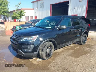 2017 Ford Police Interceptor Utility with VIN 1FM5K8AT7HGB55148, listed as a IAAI auction lot 40736361 with 100,962 mi miles and . Bid and sale history available at DreamBid. Image 17.
