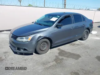 2013 Volkswagen Jetta S с VIN 3VW2K7AJ2DM379876, выставлен на аукционе IAAI как лот 42302215 с пробегом 157 477 миль миль и . История ставок и продаж доступна на DreamBid. Изображение 2.