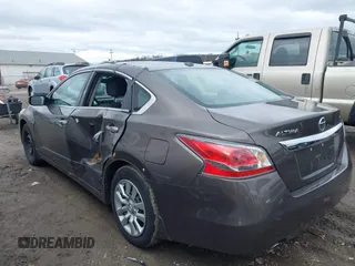 2015 Nissan Altima S z VIN 1N4AL3AP9FC107814, wystawiony jako IAAI lot #41653655 z przebiegiem 159 687 mil mil oraz . Historia ofert i sprzedaży dostępna na DreamBid. Obrazek 6.
