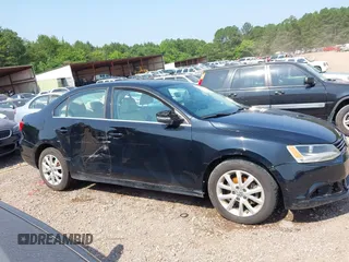 2013 Volkswagen Jetta SE with VIN 3VWDX7AJ8DM285270, listed as a IAAI auction lot 42328752 with 181,942 mi miles and . Bid and sale history available at DreamBid. Image 6.