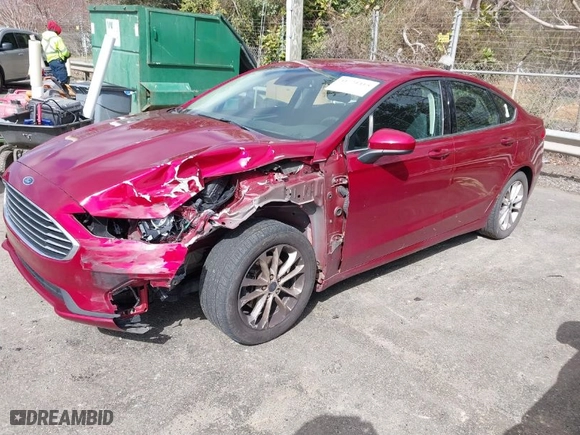2019 Ford Fusion SE with VIN 3FA6P0HD1KR246562, listed as a IAAI auction lot 41721415 with 92,027 mi miles. Bid and sale history available at carsss.com. Image 2.
