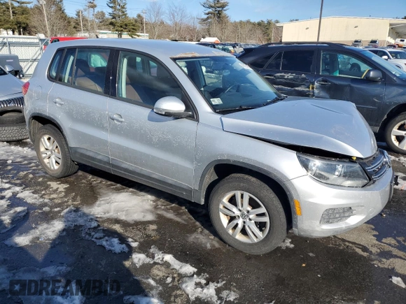 2014 Volkswagen Tiguan SE z VIN WVGAV3AX9EW563907, wystawiony jako Copart lot #45157495 z przebiegiem 100 174 mil mil oraz Szkoda całkowita • Salvage title. Historia ofert i sprzedaży dostępna na DreamBid. Obrazek 4.