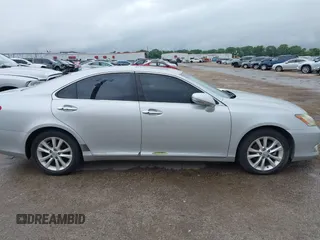2012 Lexus ES 330 z VIN JTHBK1EG1C2499297, wystawiony jako IAAI lot #42481970 z przebiegiem 175 129 mil mil oraz . Historia ofert i sprzedaży dostępna na DreamBid. Obrazek 13.