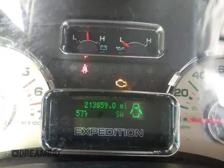 2008 Ford Expedition SSV с VIN 1FMFU15518LA74297, выставлен на аукционе IAAI как лот 41984902 с пробегом 213 859 миль миль и . История ставок и продаж доступна на DreamBid. Изображение 7.