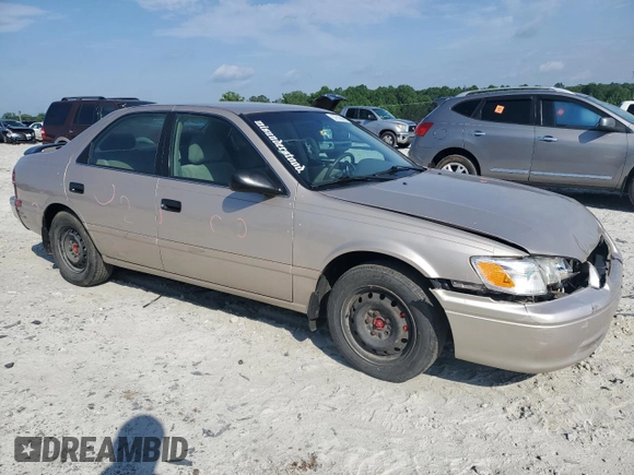 2001 Toyota Camry CE z VIN 4T1BG22KX1U774132, wystawiony jako Copart lot #57632885 z przebiegiem 179 771 mil mil oraz Szkoda całkowita • Salvage title. Historia ofert i sprzedaży dostępna na DreamBid. Obrazek 4.