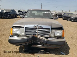 1993 Mercedes-Benz 400 with VIN WDBEA34E7PB924913, listed as a Copart auction lot 68579884 with 89,399 mi miles and Salvage Title. Bid and sale history available at carsss.com. Image 5.
