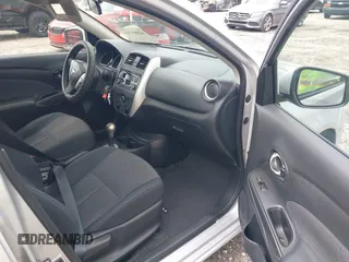 2016 Nissan Versa S z VIN 3N1CN7AP8GL883199, wystawiony jako IAAI lot #42005328 z przebiegiem 40 659 mil mil oraz . Historia ofert i sprzedaży dostępna na DreamBid. Obrazek 5.