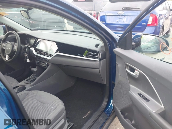2022 Kia Niro LX with VIN KNDCB3LCXN5512079, listed as a IAAI auction lot 42090560 with 36,552 mi miles. Bid and sale history available at carsss.com. Image 5.