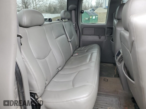 2006 GMC Sierra 1500 SLT z VIN 2GTEK19B961280198, wystawiony jako Copart lot #45174284 z przebiegiem 242 570 mil mil oraz Szkoda całkowita • Salvage title. Historia ofert i sprzedaży dostępna na DreamBid. Obrazek 10.