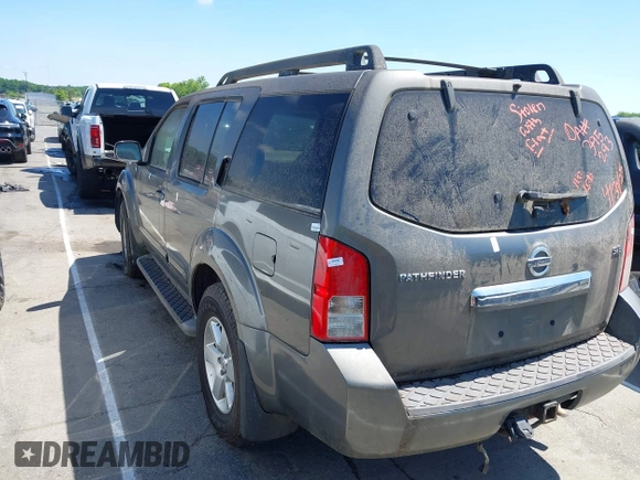2008 Nissan Pathfinder S z VIN 5N1AR18B28C636186, wystawiony jako IAAI lot #42234667 z przebiegiem Nie podano mil oraz . Historia ofert i sprzedaży dostępna na DreamBid. Obrazek 3.
