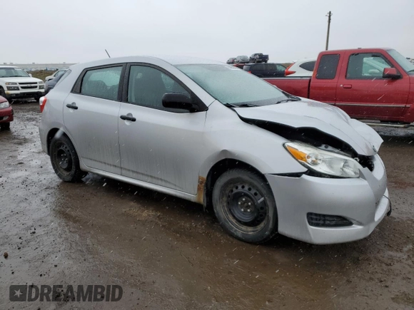 2011 Toyota Matrix z VIN 2T1KU4EE0BC616573, wystawiony jako Copart lot #53904745 z przebiegiem 299 502 mil mil oraz Szkoda całkowita • Salvage title. Historia ofert i sprzedaży dostępna na DreamBid. Obrazek 4.