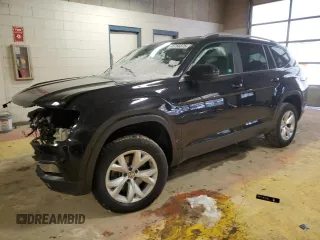 2019 Volkswagen Atlas S z VIN 1V2GR2CA5KC581743, wystawiony jako Copart lot #45760375 z przebiegiem Nie podano mil oraz Szkoda całkowita • Salvage title. Historia ofert i sprzedaży dostępna na DreamBid. Obrazek 1.
