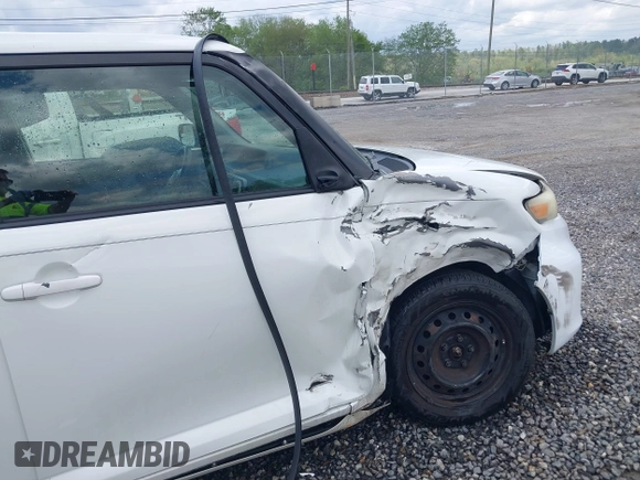 2014 Scion xB z VIN JTLZE4FE8EJ054316, wystawiony jako IAAI lot #42108489 z przebiegiem 154 409 mil mil oraz . Historia ofert i sprzedaży dostępna na DreamBid. Obrazek 6.