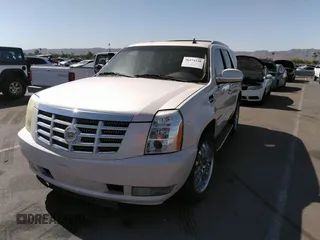 2011 Cadillac Escalade z VIN 1GYS4AEF2BR325161, wystawiony jako IAAI lot #36574248 z przebiegiem 214 201 mil mil oraz . Historia ofert i sprzedaży dostępna na DreamBid. Obrazek 2.