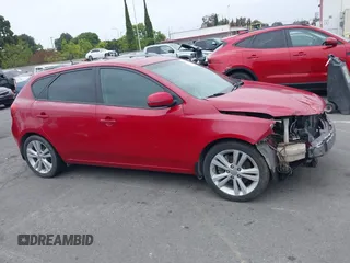 2013 Kia Forte SX с VIN KNAFW5A36D5658880, выставлен на аукционе IAAI как лот 42432259 с пробегом 176 721 миль миль и . История ставок и продаж доступна на DreamBid. Изображение 14.