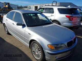 2003 BMW 3 Series 330xi with VIN WBAEW53493PN30296, listed as a IAAI auction lot 41429776 with 233,013 mi miles. Bid and sale history available at carsss.com. Image 1.