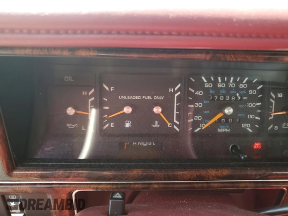 1992 Chrysler New Yorker z VIN 1C3XV66R2ND759195, wystawiony jako Copart lot #69650044 z przebiegiem 70 387 mil mil oraz Szkoda całkowita • Salvage title. Historia ofert i sprzedaży dostępna na DreamBid. Obrazek 9.