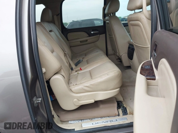 2012 GMC Yukon XL Denali with VIN 1GKS2MEF8CR184664, listed as a IAAI auction lot 41901537 with 208,500 mi miles. Bid and sale history available at carsss.com. Image 8.