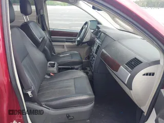 2010 Chrysler Town & Country Touring Plus with VIN 2A4RR8D13AR423431, listed as a IAAI auction lot 42156947 with 192,433 mi miles. Bid and sale history available at carsss.com. Image 5.