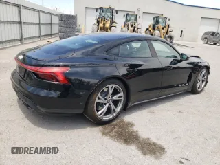 2024 Audi e-tron GT Premium Plus z VIN WAUFJBFW1R7001075, wystawiony jako Copart lot #58714654 z przebiegiem 3185 mil mil oraz Szkody całkowita. Historia ofert i sprzedaży dostępna na DreamBid. Obrazek 3.