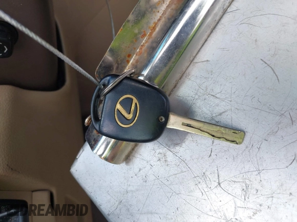 2005 Lexus RX 330 z VIN 2T2HA31U05C085370, wystawiony jako IAAI lot #42512890 z przebiegiem Nie podano mil oraz . Historia ofert i sprzedaży dostępna na DreamBid. Obrazek 11.