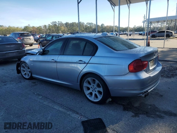 2009 BMW 3 Series 328i z VIN WBAPH775X9NL82214, wystawiony jako Copart lot #50317875 z przebiegiem Nie podano mil oraz Nie do naprawy • Non repairable. Historia ofert i sprzedaży dostępna na DreamBid. Obrazek 2.