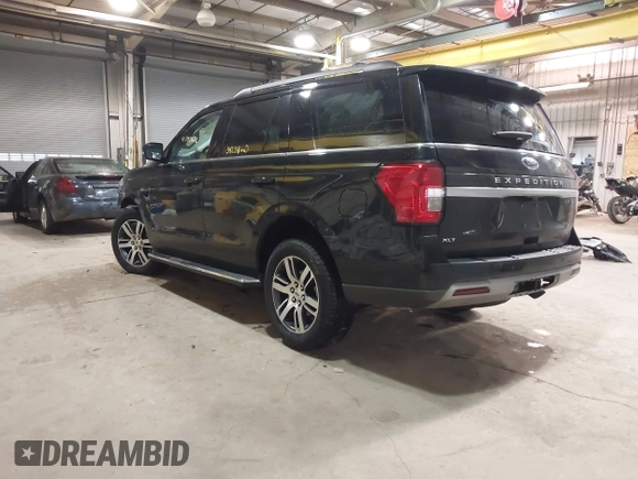 2022 Ford Expedition XLT with VIN 1FMJU1JT0NEA48370, listed as a IAAI auction lot 41340682 with 34,238 mi miles. Bid and sale history available at carsss.com. Image 3.