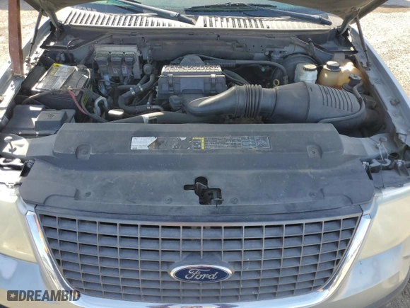 2006 Ford Expedition Special Service with VIN 1FMPU16586LA26201, listed as a Copart auction lot 42580805 with 247,366 mi miles and Clean Title. Bid and sale history available at carsss.com. Image 12.