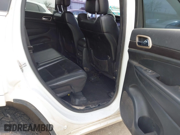 2015 Jeep Grand Cherokee Laredo with VIN 1C4RJFAG4FC631179, listed as a IAAI auction lot 41744865 with 184,872 mi miles. Bid and sale history available at carsss.com. Image 8.