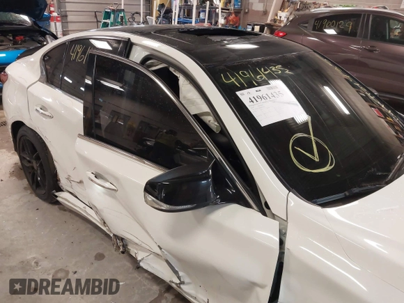 2018 Infiniti Q50 3.0t Luxe with VIN JN1EV7AR5JM436336, listed as a IAAI auction lot 41961435 with 87,671 mi miles. Bid and sale history available at carsss.com. Image 18.