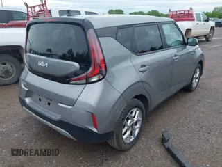 2024 Kia Soul LX with VIN KNDJ23AU8R7905091, listed as a IAAI auction lot 42111185 with 39,002 mi miles. Bid and sale history available at carsss.com. Image 4.