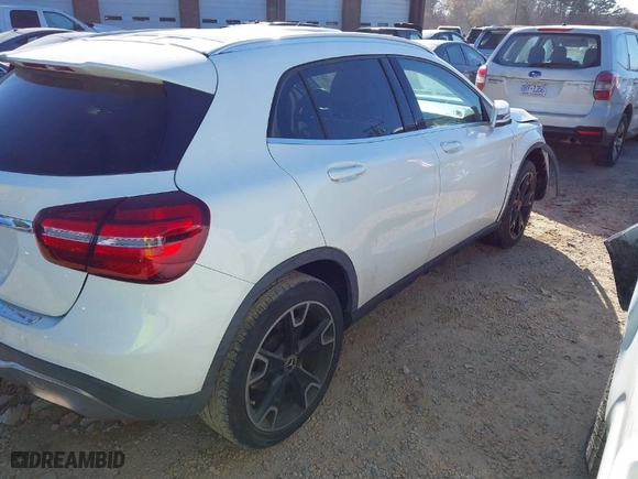 2019 Mercedes-Benz GLA with VIN WDCTG4EB8KU011182, listed as a IAAI auction lot 41018799 with 33,299 mi miles. Bid and sale history available at carsss.com. Image 4.
