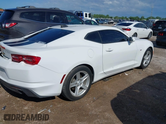 2019 Chevrolet Camaro 1LT z VIN 1G1FB1RX0K0149384, wystawiony jako IAAI lot #42106283 z przebiegiem 61 738 mil mil oraz . Historia ofert i sprzedaży dostępna na DreamBid. Obrazek 4.