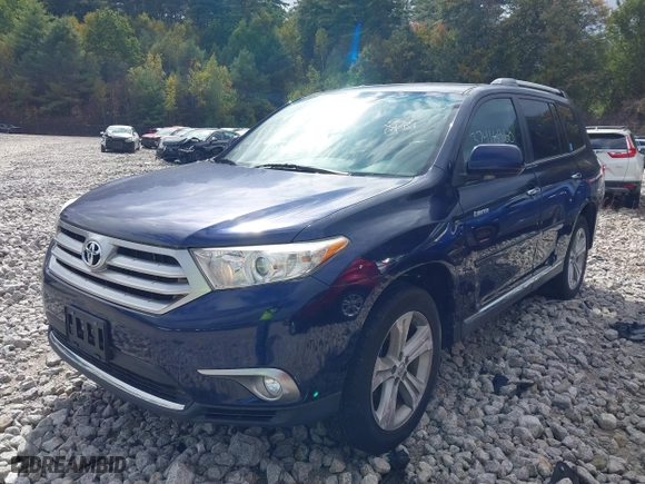 2013 Toyota Highlander Limited with VIN 5TDYK3EH0DS090721, listed as a IAAI auction lot 37416960 with 111,456 mi miles. Bid and sale history available at carsss.com. Image 2.