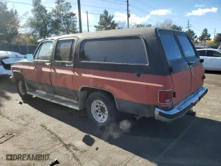 1988 Chevrolet Suburban with VIN 1GNGR26K1JF150407, listed as a Copart auction lot 81728774 with 27,783 mi miles and Non Repairable. Bid and sale history available at carsss.com. Image 2.