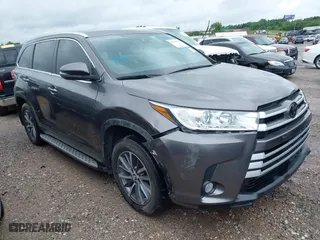2019 Toyota Highlander SE with VIN 5TDJZRFH7KS950268, listed as a IAAI auction lot 40516162 with 37,868 mi miles. Bid and sale history available at carsss.com. Image 1.